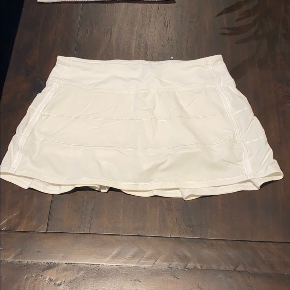 White Lululemon Shirt/shorts size 4